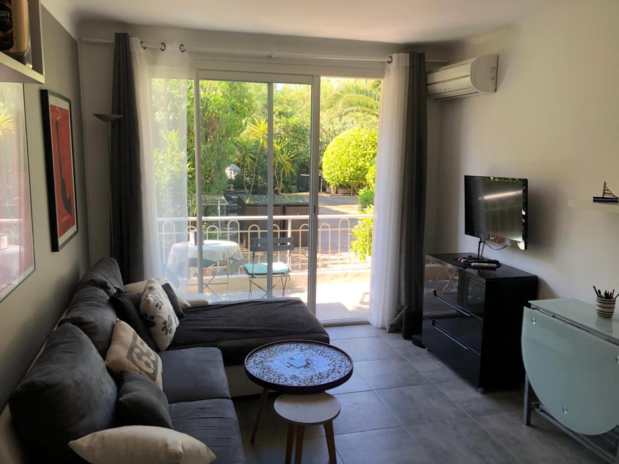 Only 60M To The Beach, 2 Bedroom Cozy Apartment, 80M2 Big Garden, Very Central Cannes Exteriör bild