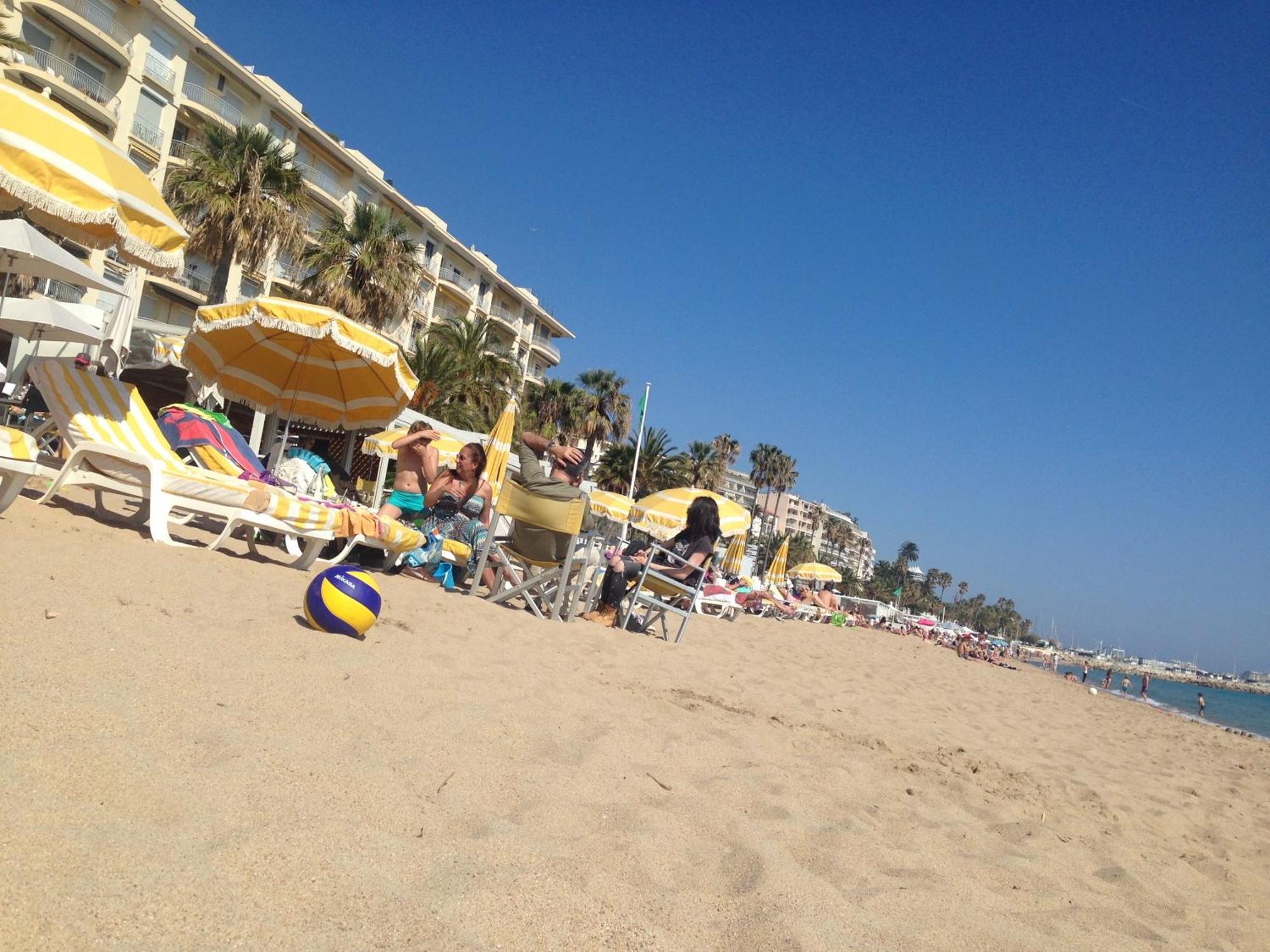 Only 60M To The Beach, 2 Bedroom Cozy Apartment, 80M2 Big Garden, Very Central Cannes Exteriör bild