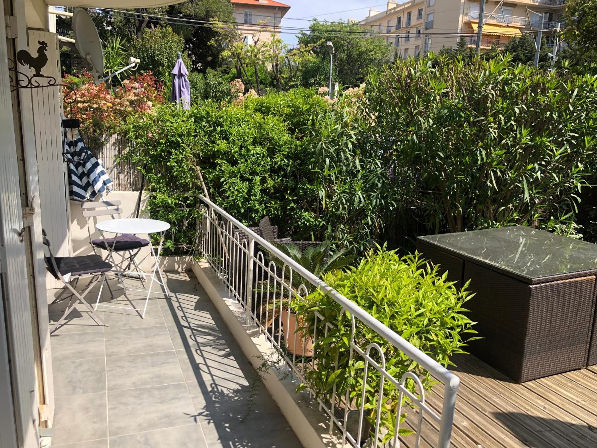 Only 60M To The Beach, 2 Bedroom Cozy Apartment, 80M2 Big Garden, Very Central Cannes Exteriör bild