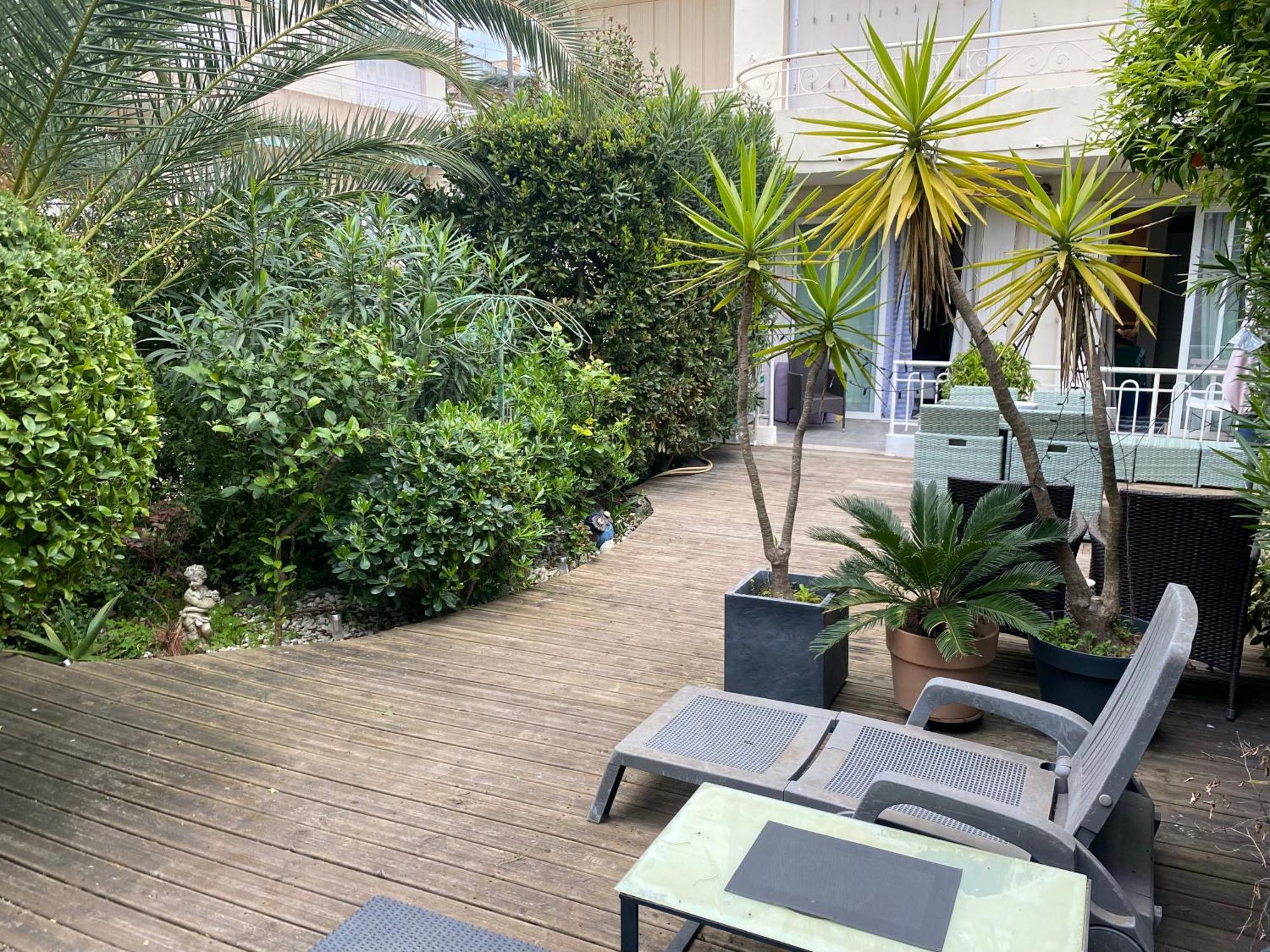 Only 60M To The Beach, 2 Bedroom Cozy Apartment, 80M2 Big Garden, Very Central Cannes Exteriör bild