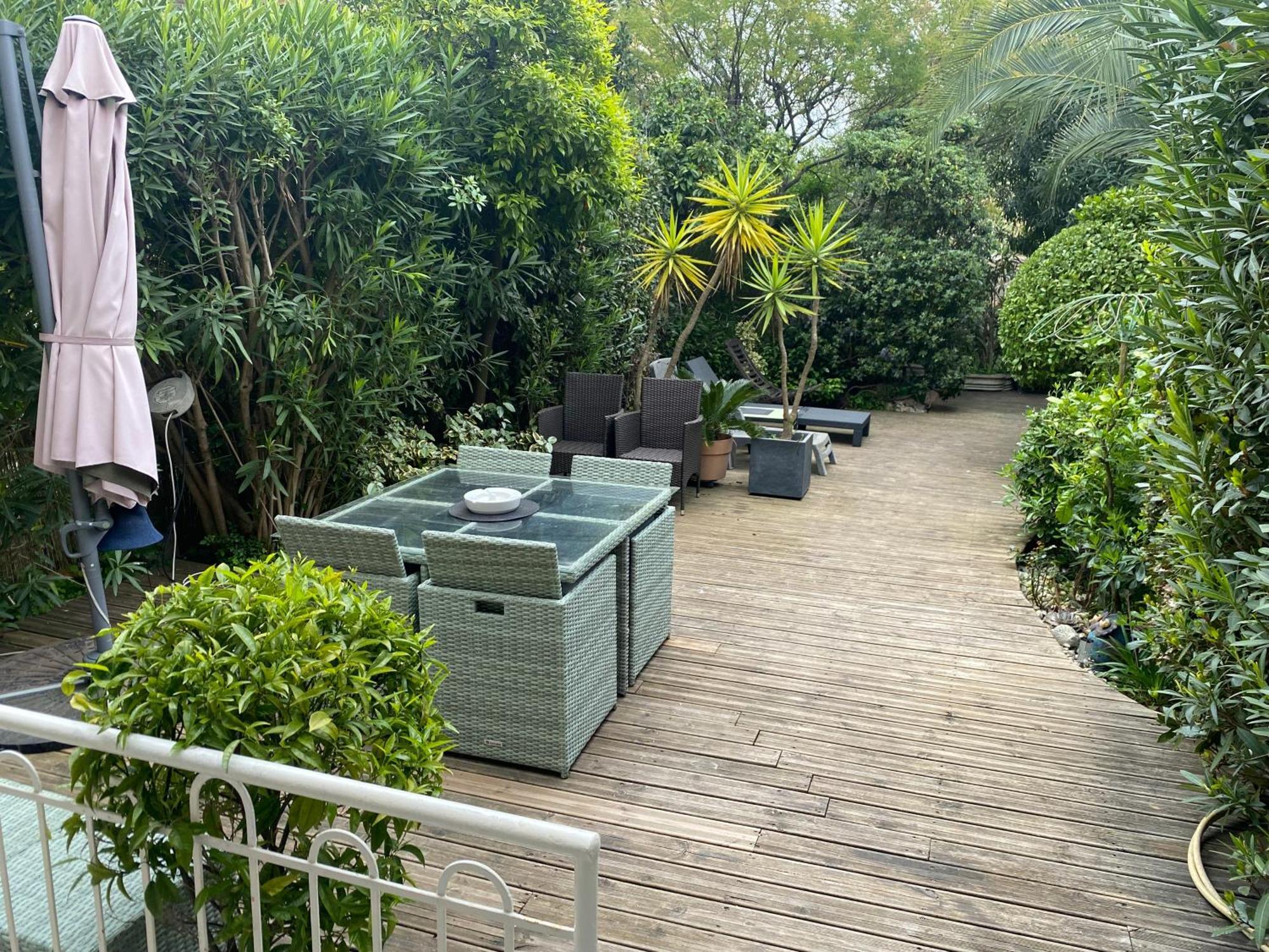 Only 60M To The Beach, 2 Bedroom Cozy Apartment, 80M2 Big Garden, Very Central Cannes Exteriör bild